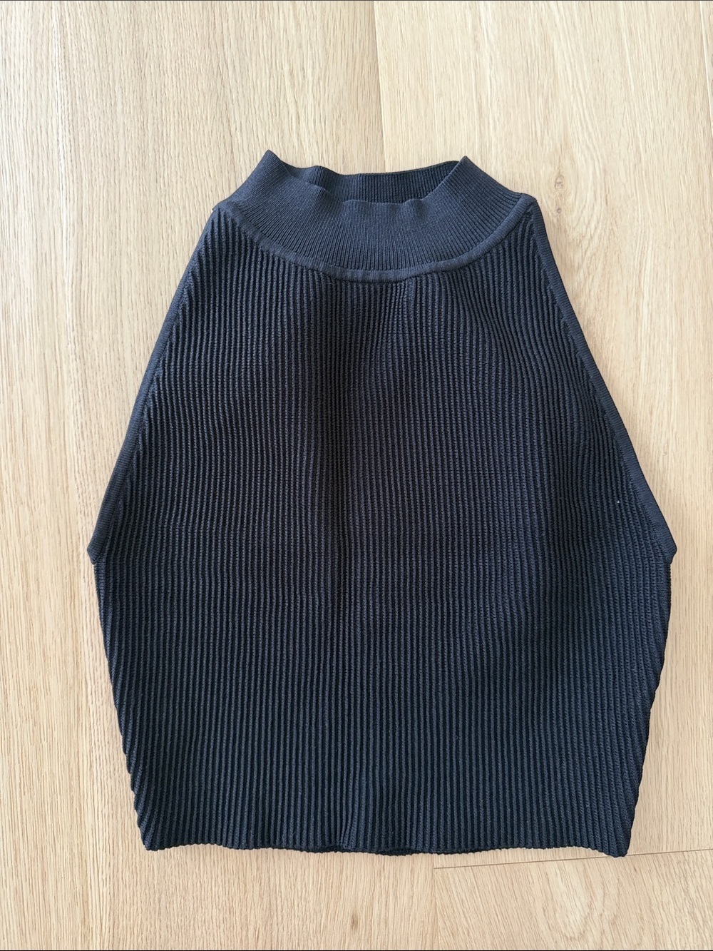 Aritzia Sculpt Knit Top - Picture 2 of 6